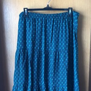 Briggs New York, full length skirt, Large.